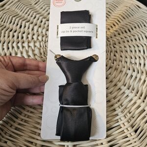 Wonder Nation Black Tie and Pocket Square Set